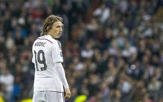 名记：我对塔图姆本赛季回归很有信心，他像个疯子在训练