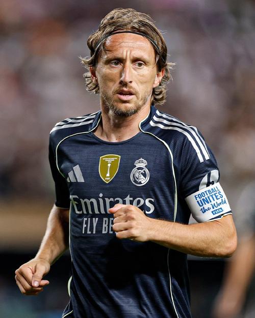 1次扛旗2次退赛！带伤出征的郑钦文，为何仍是湖北队的骄傲？