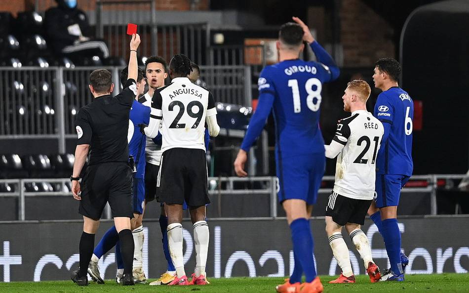 意甲第十四轮：萨索洛3-1逆转佛罗伦萨，紫百合陷入困境