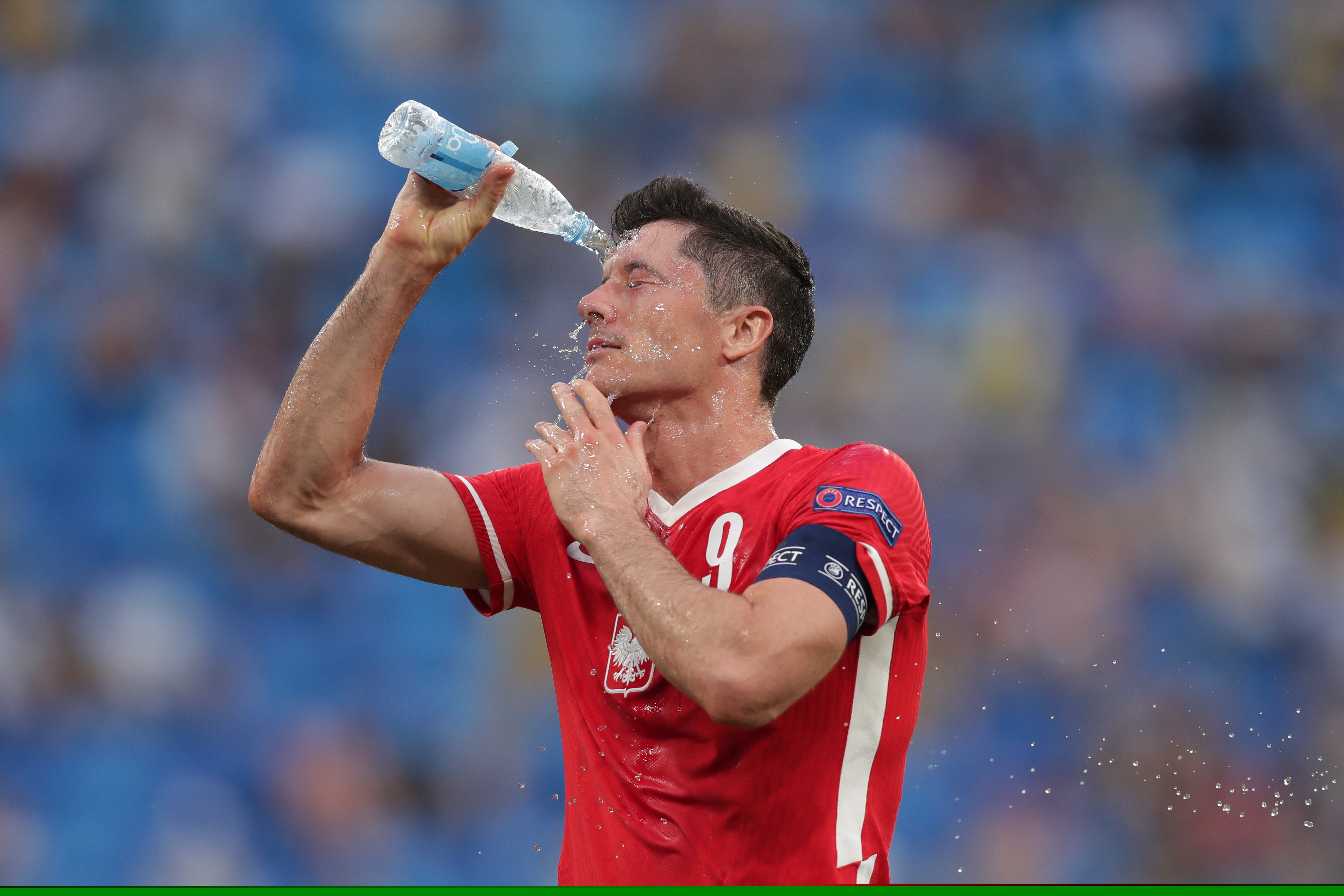 拉菲尼亚拒绝亿万诱惑！巴萨核心霸气宣言：我的心只属于这里