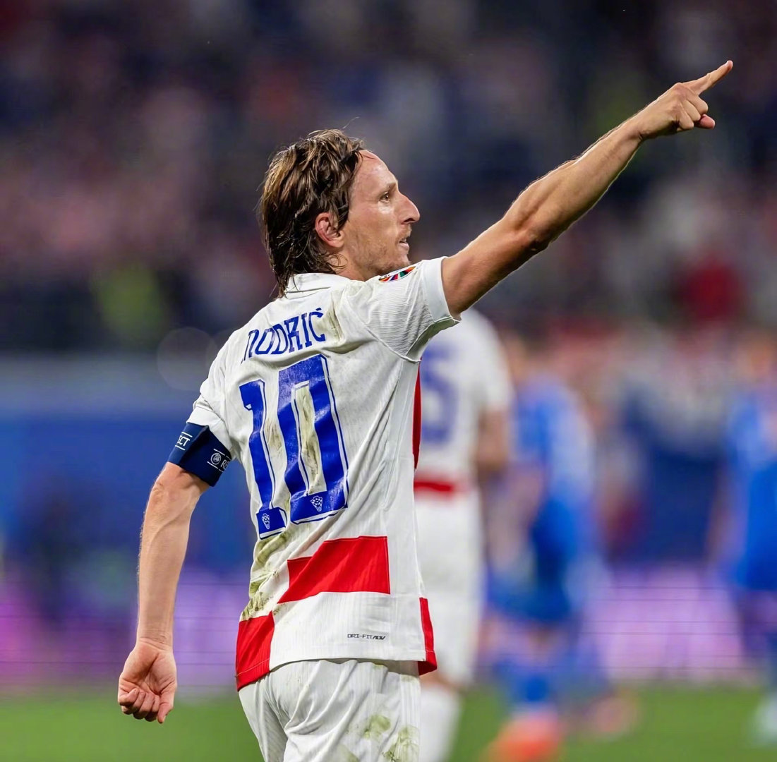 意媒：库普梅纳斯转型中卫表现亮眼，尤文中场补强成当务之急