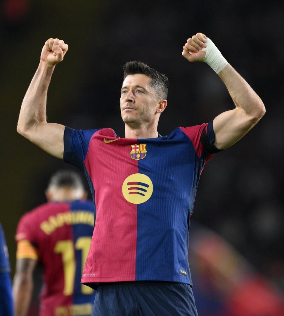 科曼称赞阿尔克马尔19岁中场斯密特：他身上的特质像佩德里