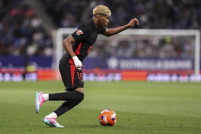 难逃伤病魔爪！巴西后场双核成为“双脆”，米利唐布雷默近些年连续重